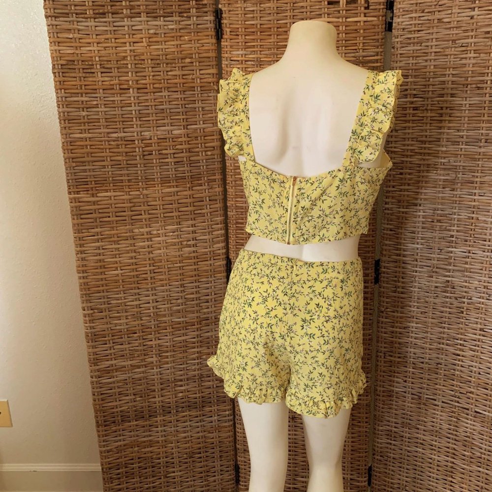 Nasty Gal Days of Flower Lives Floral Crop Top and Shorts Set Yellow - Picture 5 of 9